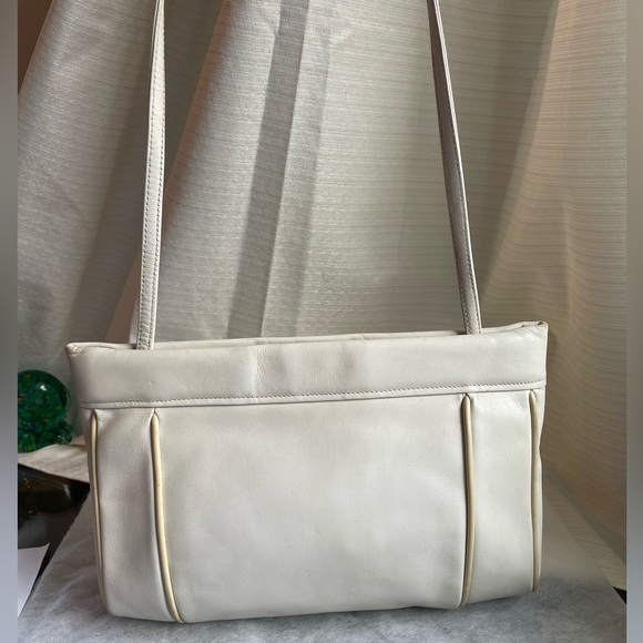 Salvatore Ferragamo 100% Leather Bag Off White Shoulder Bag Hinged Purse Vtg COA - Picture 3 of 17